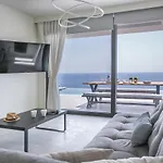 Oikos Boutique Residences Private Estate Πλατείες