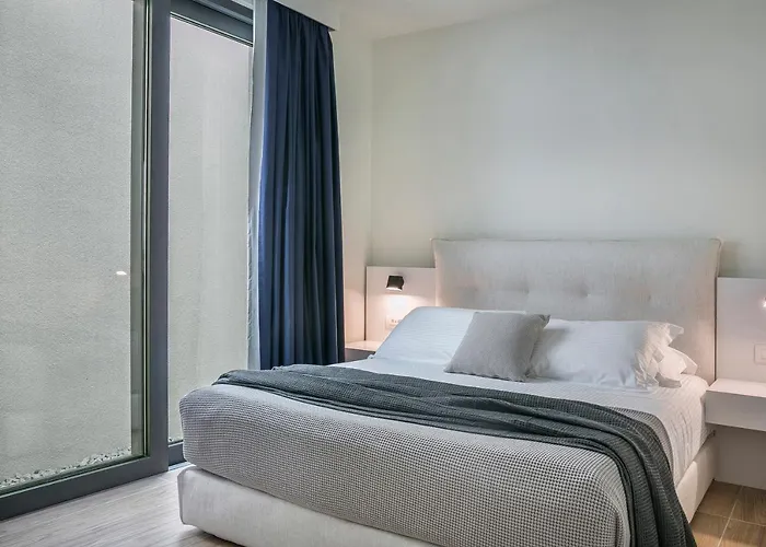 Oikos Boutique Residences Private Estate * Πλατείες