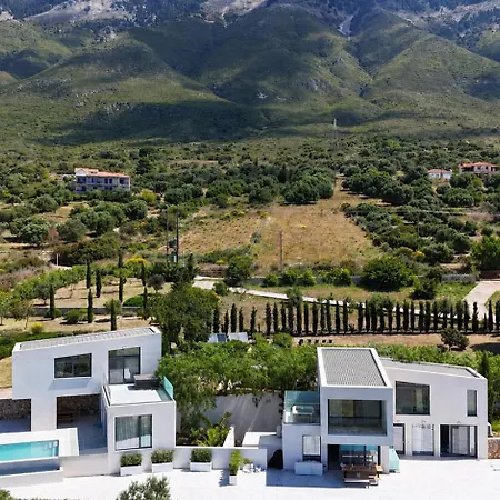 Oikos Boutique Residences * Plateies